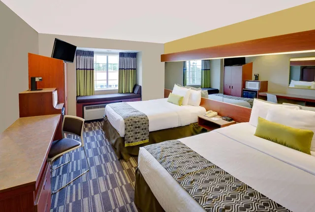 Room, 2 Queen Beds, Microtel Inn And Suites By Wyndham Daphne Mobile 2/2
