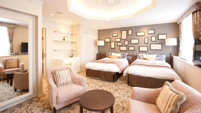 Twin Beds, Night View، Hotel Avalorm Kinokuni 1/1