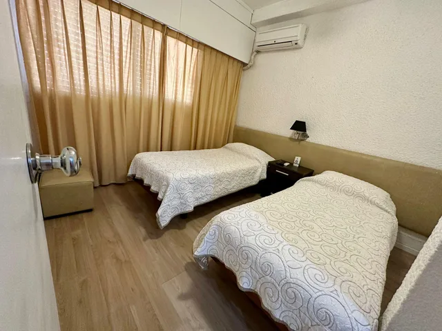 غرفة قياسية رباعية، Shelton Hotel 6/10