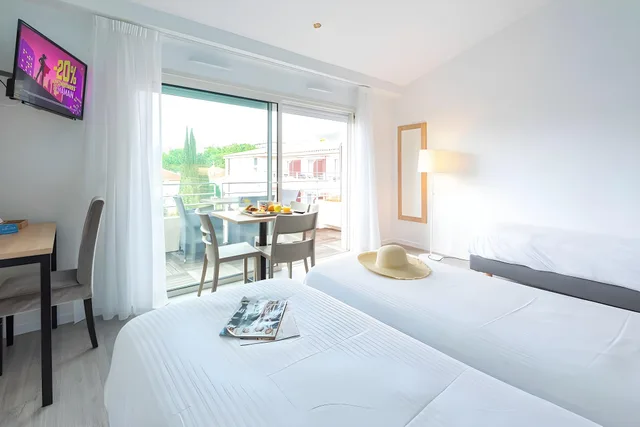 Studio, Multiple Beds، Zenitude Hotel-Residences Le Cannet 1/2