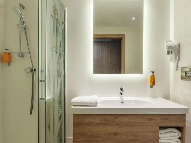 غرفة بسرير مزدوج وسرير فردي، Ibis Styles Krakow East 4/5