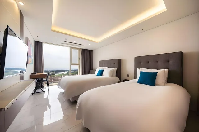 Ocean, Deluxe, Family, 1 Double and 1 Single Bed, Low Floor، Sweetmay Seogwipo 1/1