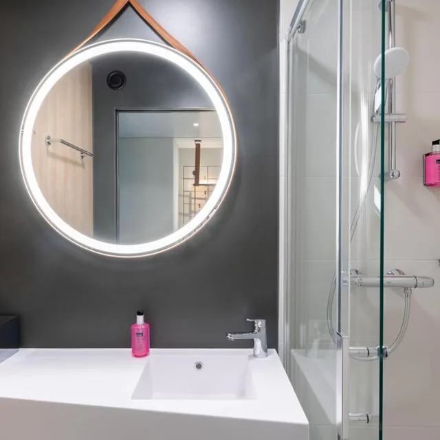 Moxy, Queen Bed، Moxy Paris Val d Europe 7/10