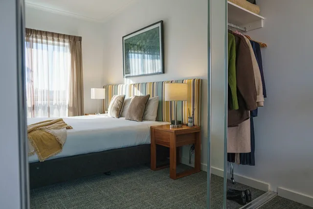 Efficiency, King Bed, Accessible، MainStay Suites Whyalla 4/7