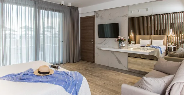 Exclusive, Beach Front, Ground Floor, Olympion Sunset 6/10