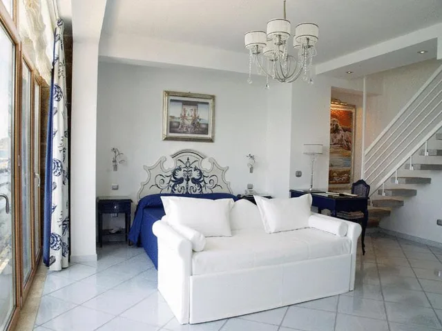 جناح بإطلالة على البحر بشرفة، Villa Sirio Hotel 4/9