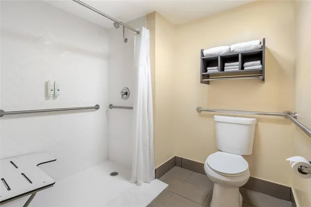 غرفة بسرير كينج لذوي الإعاقة، Quality Inn Klamath Falls - Crater Lake Gateway 4/5
