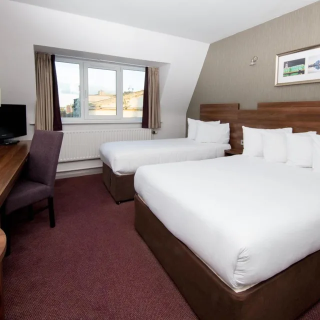 غرفة قياسية بسرير مزدوج أو سريرين منفصلين، Leonardo Hotel Cork 3/9