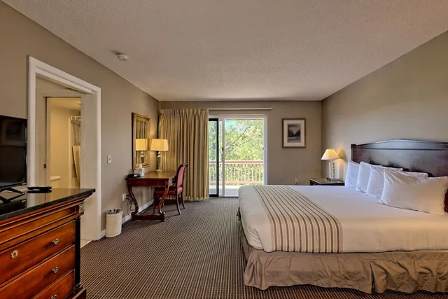غرفة بسرير كينج، Kingwood Resort 1/1