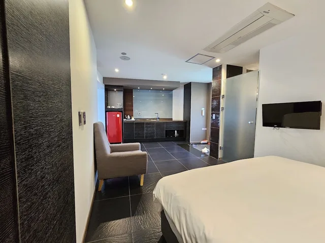 Spa, Premium, Twin Beds, King and Queen Bed, 29 Pyeong، Hotel Scarboro 3/7