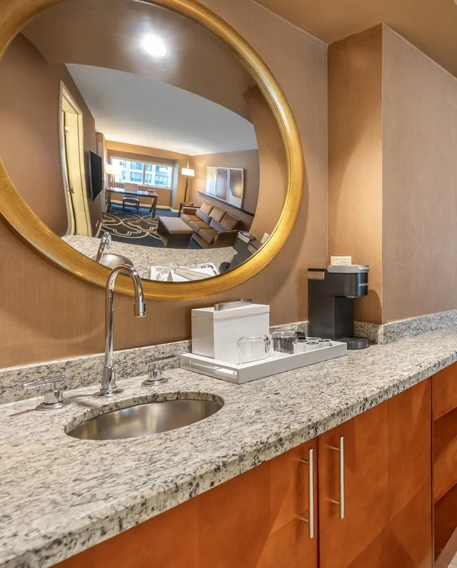 جناح تنفيذي بغرفة نوم واحدة مع أريكة، Omni Chicago Hotel 2/2