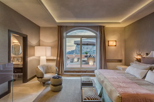 جناح جونيور بإطلالة على البحر بشرفة، Hotel Punta Tragara 3/10