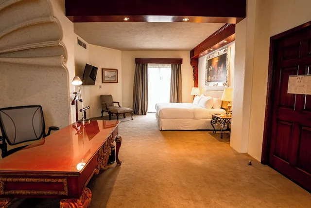 جناح رئاسي بسريرين كينج بغرفتي نوم، Hilton San Luis Potosi 3/5