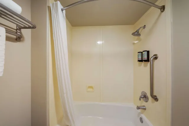 غرفة، Best Western Inn & Suites Lemoore 3/3