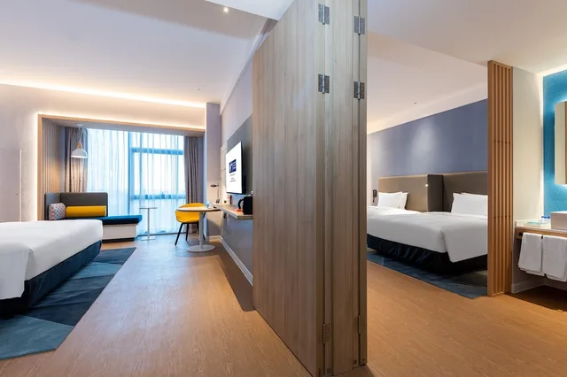 Standard, King Bed, Accessible, Holiday Inn Express Nanchang Riverside 2/5