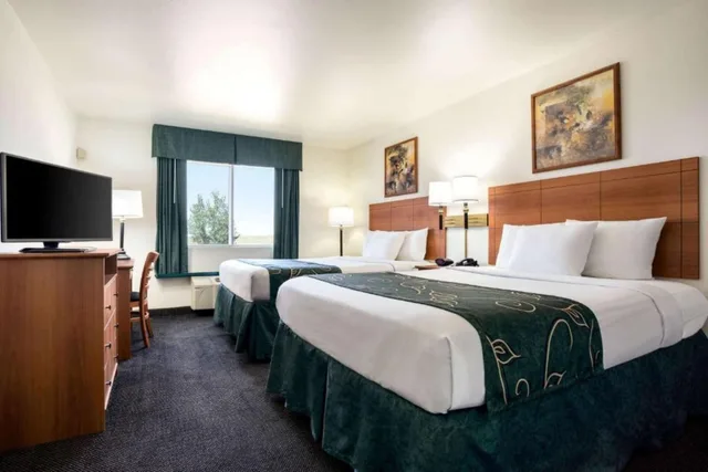 Room, 2 Queen Beds, Accessible, Travelodge by Wyndham Bill WY Thunder Basin Ntl Grassland 1/2