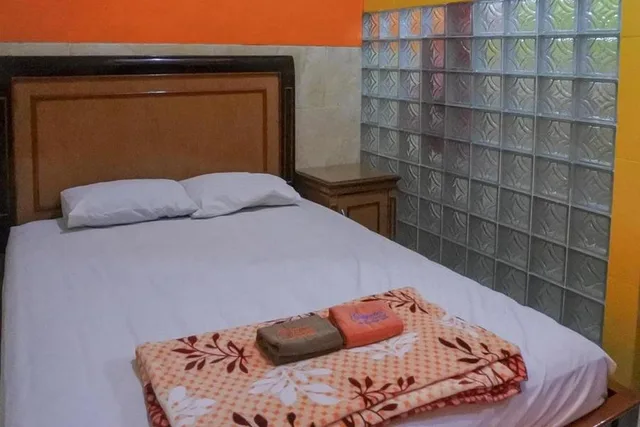 غرفة قياسية بسرير مزدوج، OYO 3727 Homestay Gayatri Sawojajar 6/10