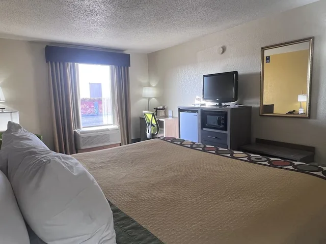 غرفة قياسية بسرير كينج، Super 8 By Wyndham Ft Stockton 2/6