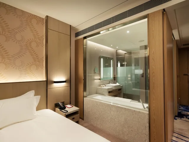 Deluxe, Twin Beds, Fame Hall Garden Hotel 4/4