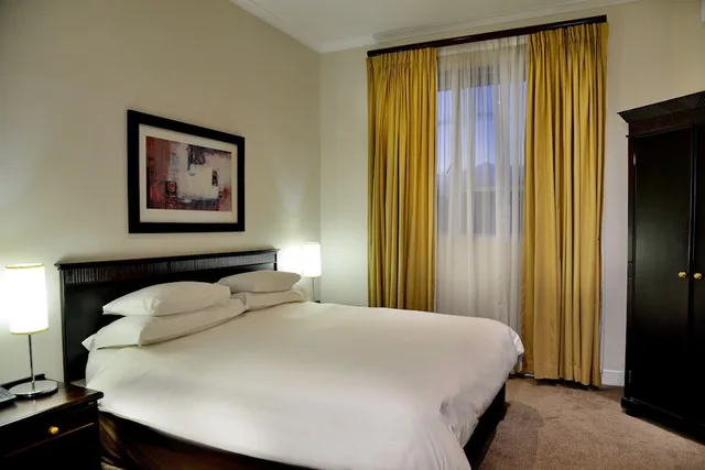 جناح رئاسي بسرير كوين، Cumberland Hotel Worcester 2/6