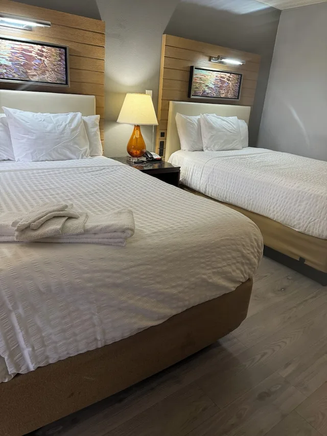 غرفة بسريرين مزدوجين، Americas Best Value Inn Central Valley 6/10