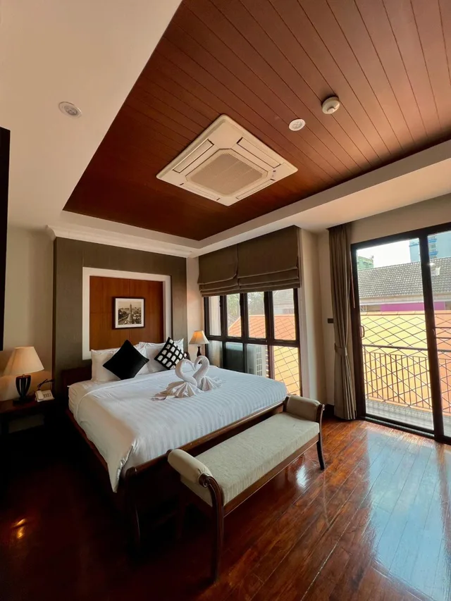Suite, Yotaka Bangkok Hotel 7/10