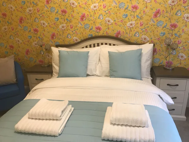 Room, Double Bed, The Rookery 2/7