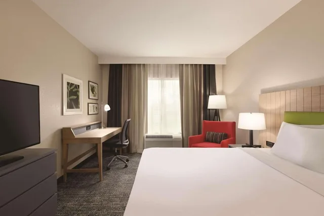 غرفة بسرير كينج لذوي الإعاقة، Country Inn & Suites by Radisson Macon West, GA 1/4