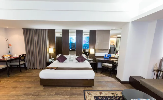 Suite, The Grand Sathorn 2/5