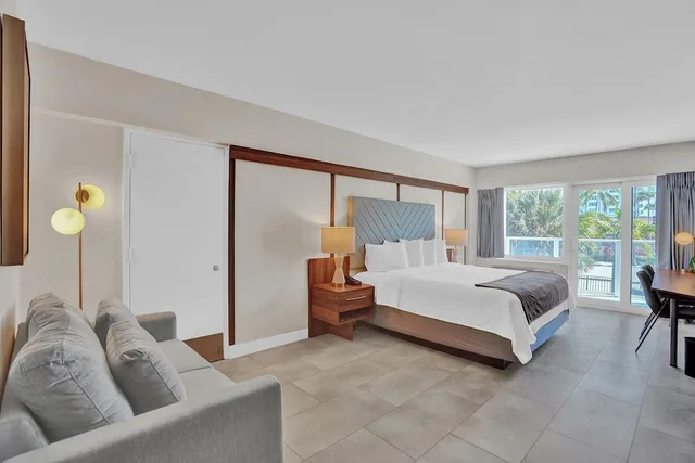 Superior King Balcony, The Garden Hotel and Resort 7/10