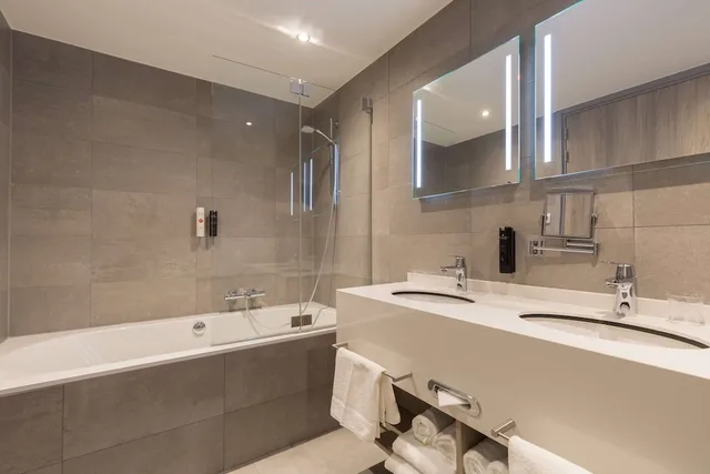 غرفة عائلية بسرير كينج وسريرين منفصلين، Ramada by Wyndham The Hague Scheveningen 8/9