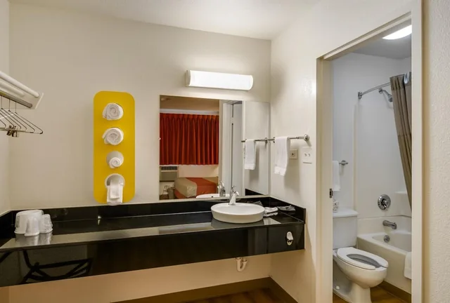 2 Full Beds - Deluxe، Motel6 Schiller Park, IL - Chicago O'Hare 5/6