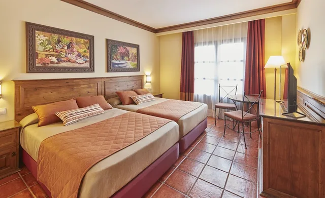 غرفة قياسية بسرير مزدوج، Portaventura Hotel El Paso 2/8