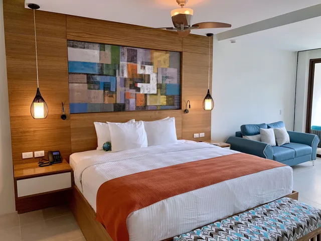 جناح جونيور بسرير كينج بإطلالة على البحر بحوض استحمام، Azura Beach Resort - Adults Only 3/6