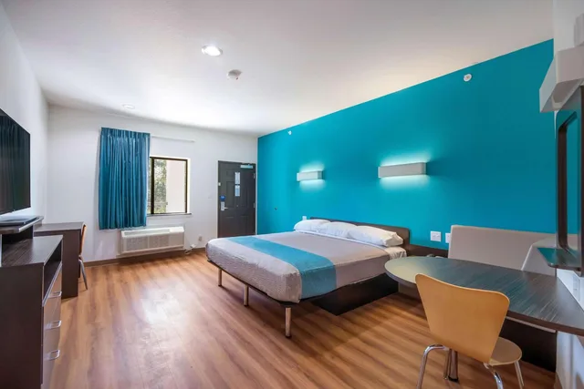 جناح، Motel6 Channelview, TX 3/10