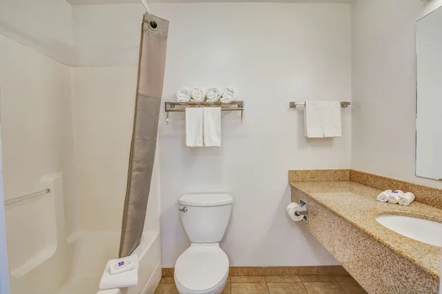 جناح بسريرين مزدوجين للمدخنين، Studio6 Opelika, AL - Auburn Al 3/3