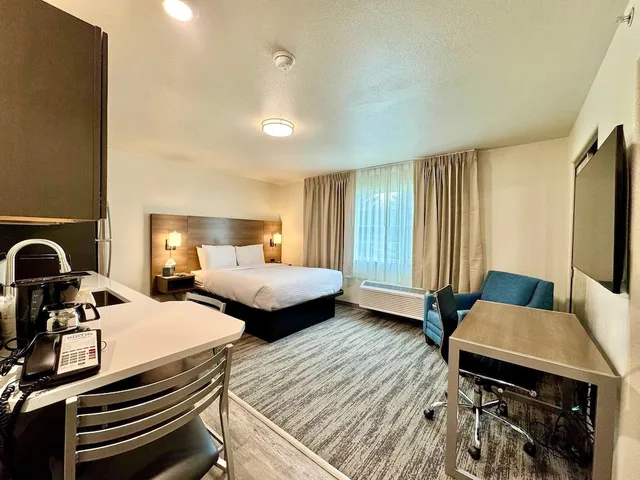 Standard, Queen Bed, Kitchenette, Accessible, Alaskas Select Inn Wasilla 1/6