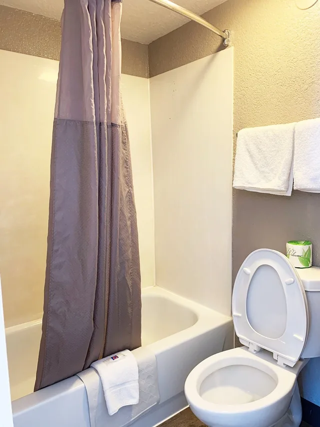 Deluxe, King Bed, Accessible, Motel6 Amarillo, TX - Airport 6/6