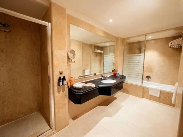 جناح جونيور بسرير كينج، Movenpick Taba 9/9