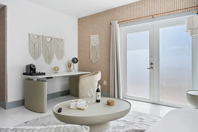 City, Penthouse, King Bed, Sofa، The One50 Hotel 8/8