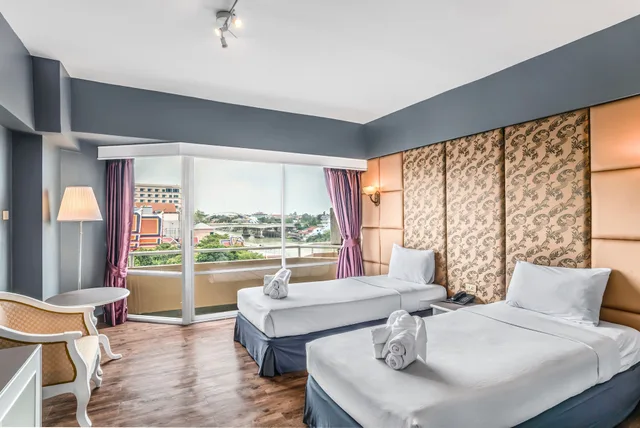 غرفة ديلوكس بسرير كينج وسريرين منفصلين بإطلالة على النهر، Ayothaya Riverside Hotel 1/10