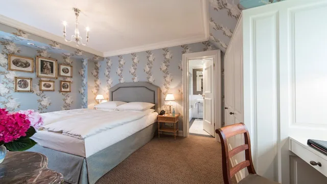 غرفة غراند بسرير مزدوج، Schlosshotel Kronberg Hotel Frankfurt 3/4