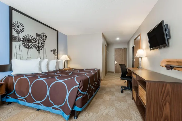 غرفة بسرير كينج، Super 8 by Wyndham Beloit KS 1/4