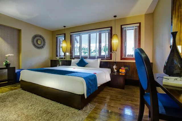 Connecting, Family Suite, Oriental, King and Queen Bed, City View، Oriental Suites Hotel And Spa 2/10