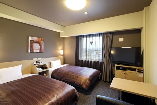 غرفة بسريرين منفصلين للمدخنين، Hotel Route-Inn Hamada Ekimae 3/5