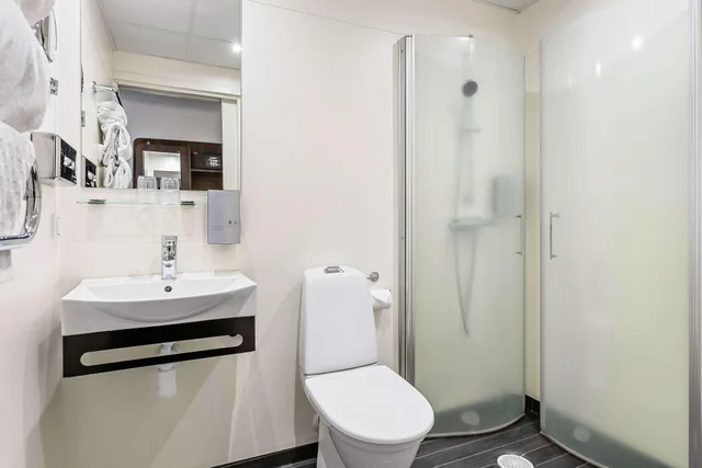 Room, Queen Bed, Best Western Hotel Corallen 6/9