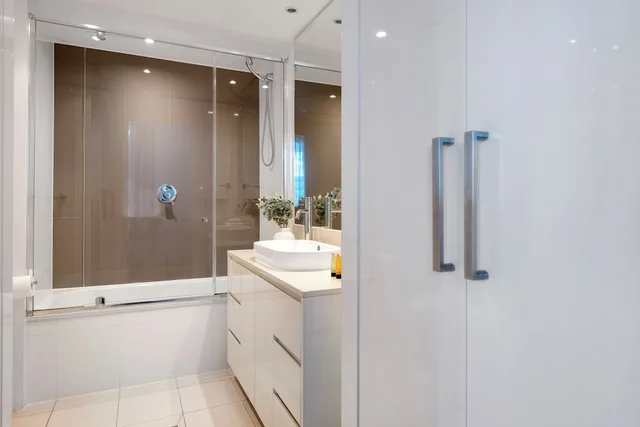 شقة بسرير كوين بإطلالة على النهر بغرفة نوم واحدة مع أريكة، H Residences - We Accommodate 2/2