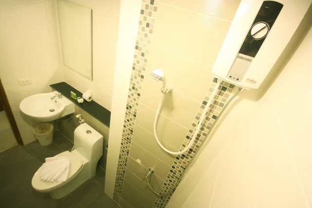Deluxe, Twin Beds, Mountain View, BREEZOTEL 3/3