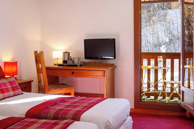 غرفة كومفورت بسرير مزدوج بشرفة، Hotel du Bourg 5/8