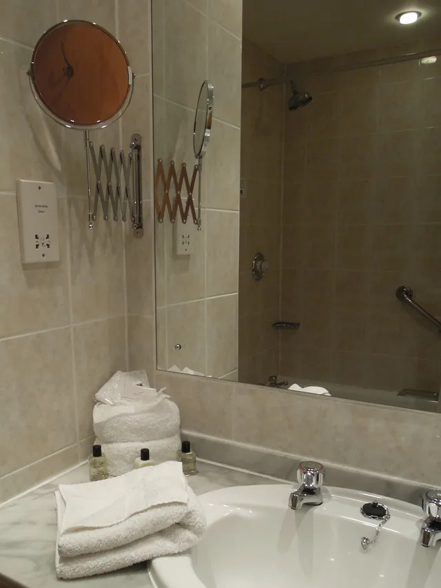 غرفة قياسية بسرير كينج، Best Western Plus Bentley Hotel & Spa 4/5